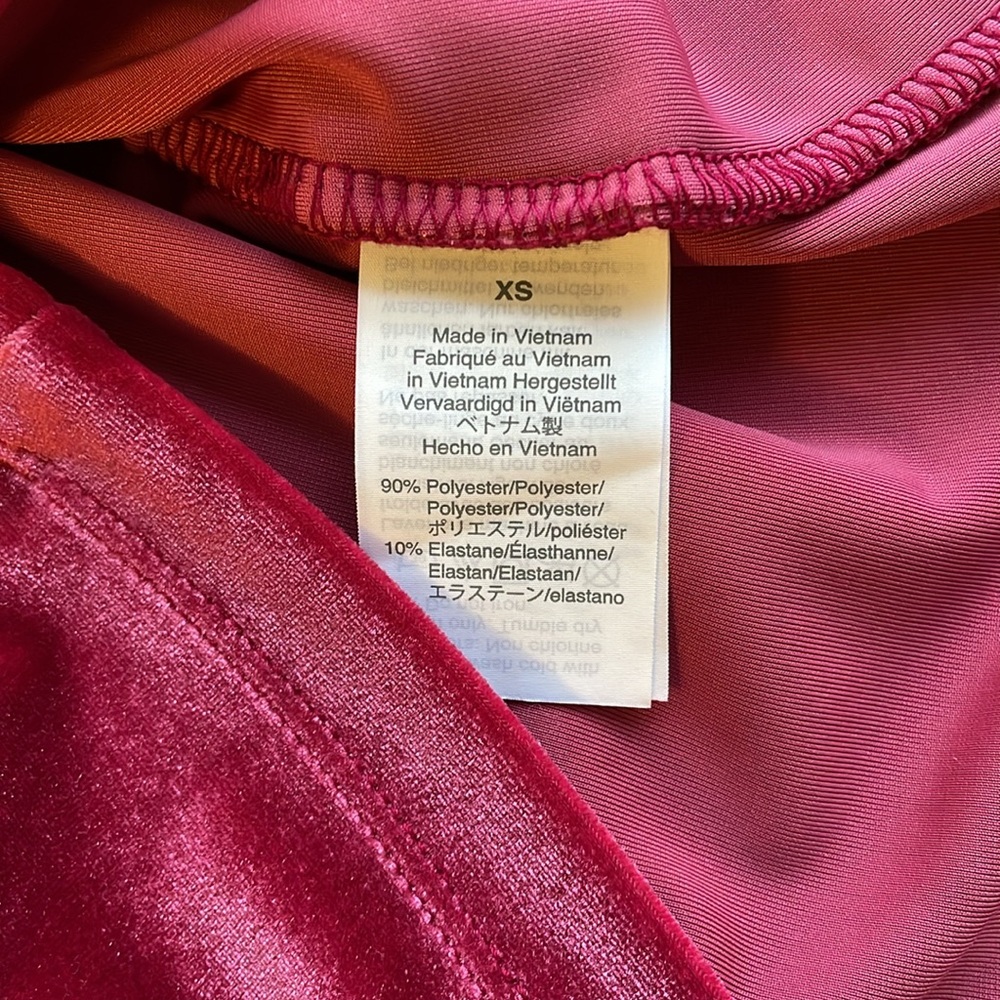 EUC J. Crew Pink Velvet Top V-Neck Women’s Extra Small (XS) Wrap Long Sleeve - Picture 5 of 5